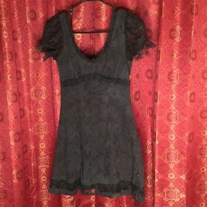 Royals bones lace puffy sleeve minidress